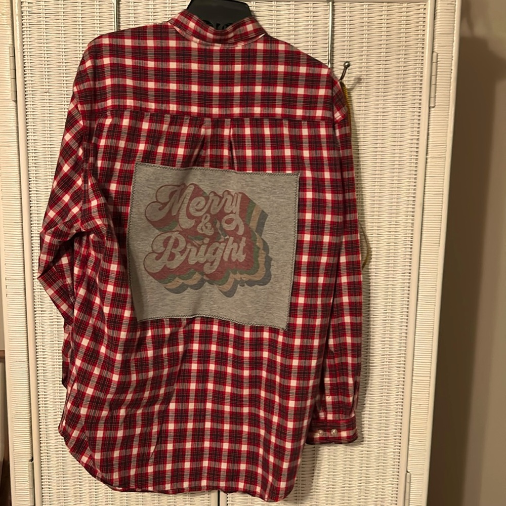 Redesigned Cotton Plaid Structure Shirt
Vintage Merry & Bright Panel on Back